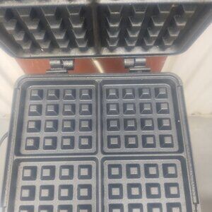 Cuisinart Belgium Waffle Maker 4 slice with pancake/ flat grill capa